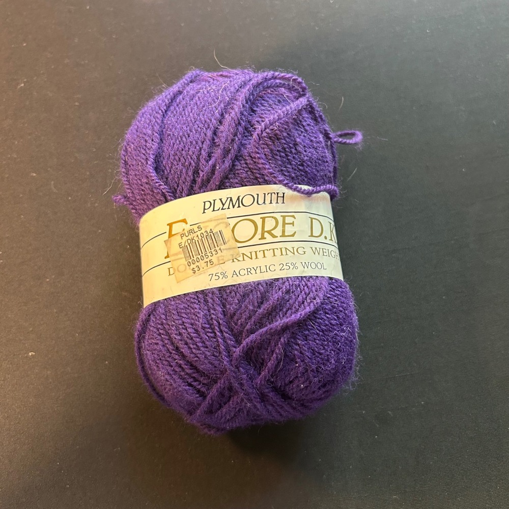 Plymoth Encore Purple 75% acrylic 25% wool 50 g 150 yd color #1034 skein